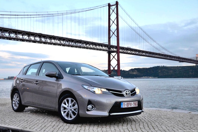 Toyota Auris 2013