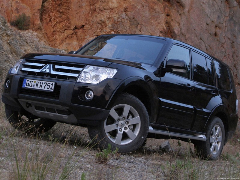 Mitsubishi Pajero Wagon 4 