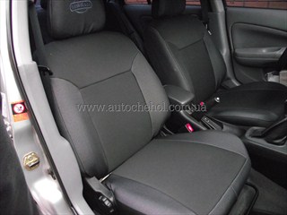 Серые автомобильные чехлы на Nissan Almera. Автомир