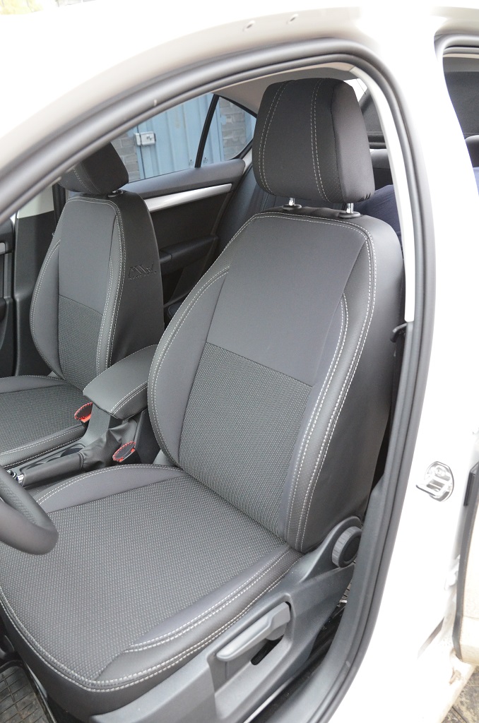 Черные авточехлы на Skoda Octavia A7, MW BROTHERS