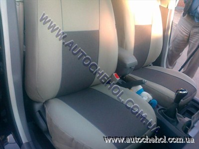 Светло-серые авточехлы на Geely MK, автомир