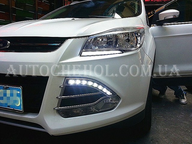 Белые ходовые огни на Ford Kuga 2013, дополнительные огни на Ford Kuga 2014