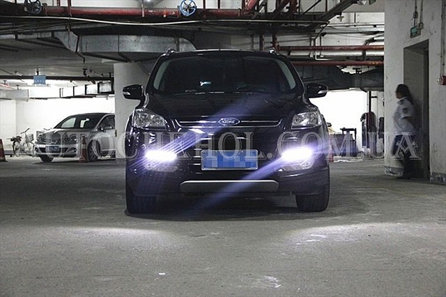 Дополнительные ходовые огни на Ford Kuga 2013