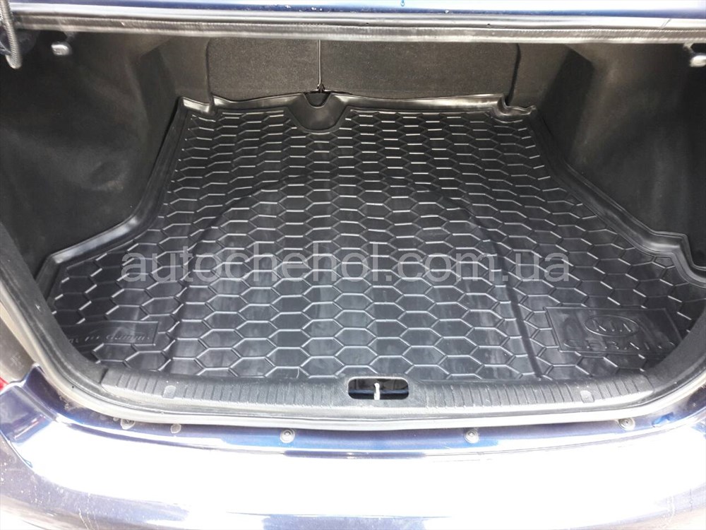 Черный качественный коврик в багажник Renault Logan 2013, autogumm