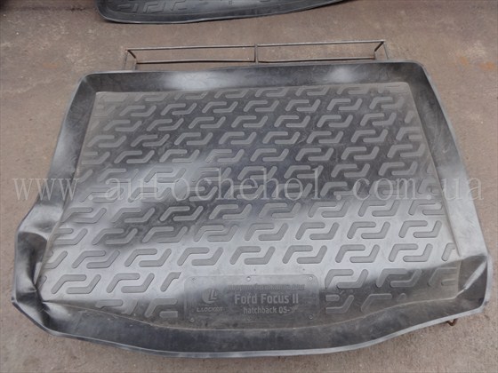Черный качественный коврик в багажник FORD FOCUS II