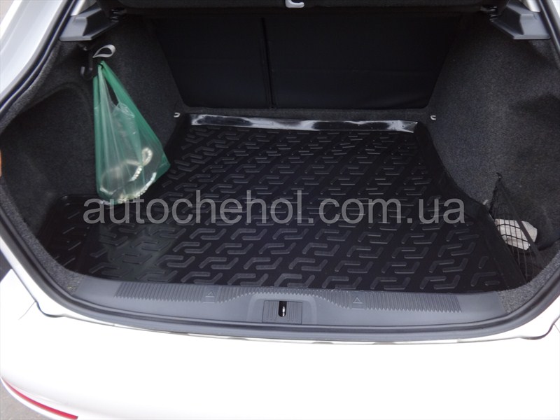 Черный качественный коврик в багажник Skoda Octavia A5