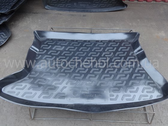 Черный качественный коврик в багажник Toyota AURIS 2006