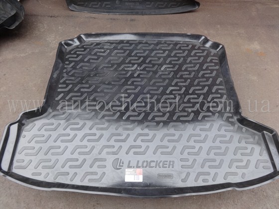 Черный качественный коврик в багажник Volkswagen POLO V sedan