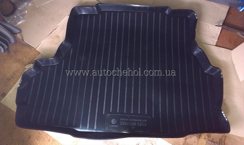 Качественный черный коврик в багажник Chevrolet Epica