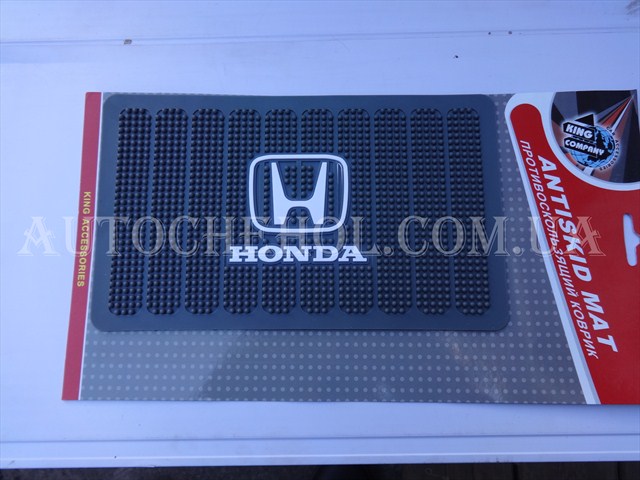 Резиновый фирменный коврик на торпеду Honda CRV