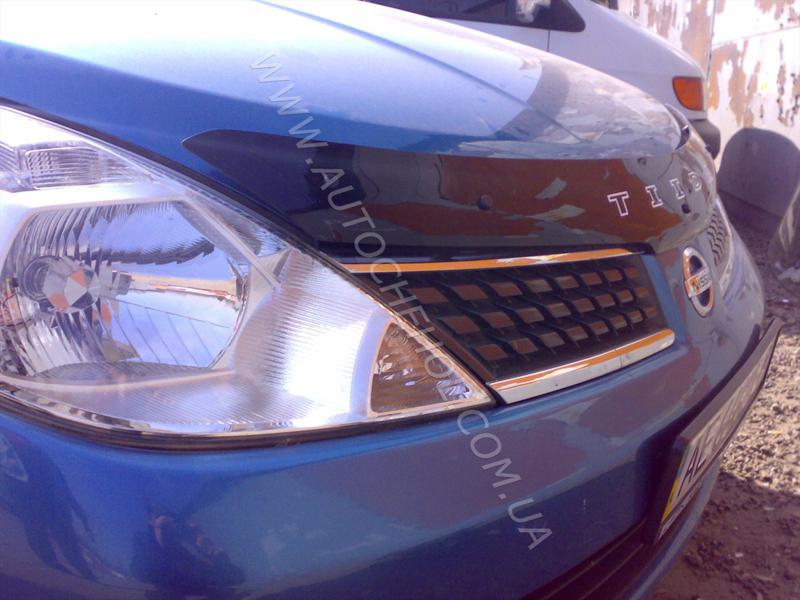 Мухобойки на NISSAN TIIDA