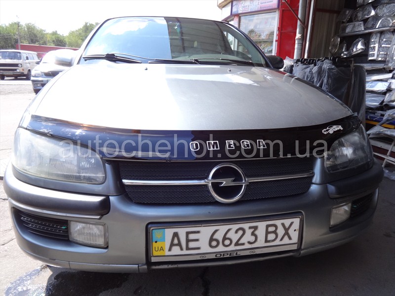 Дефлектор капота на Opel Omega, мухобойка на Omega, VipTuning