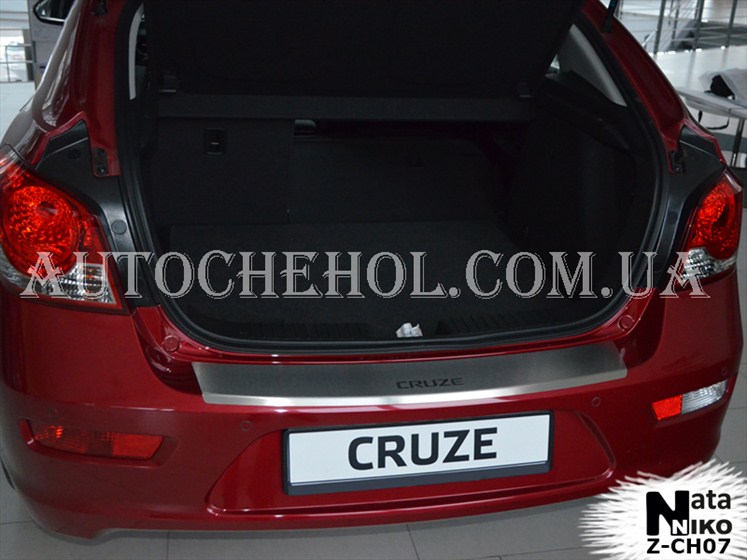 Накладка на бампер с загибом Chevrolet Cruze 2011