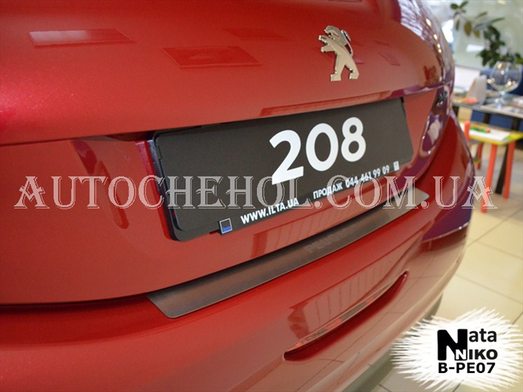 Накладка на бампер Peugeot 208