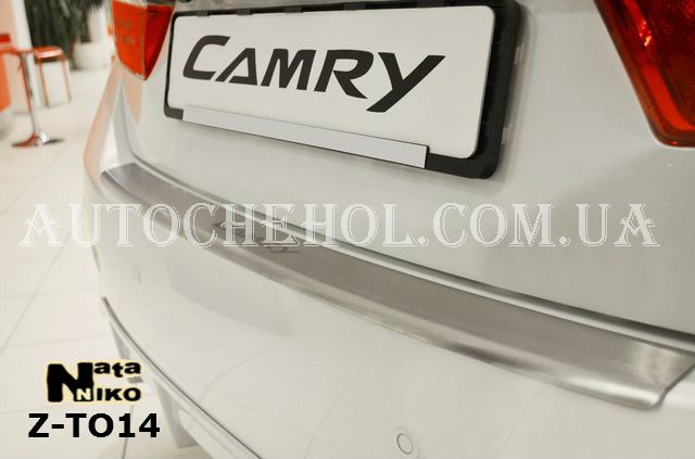 Накладка на бампер с загибом Toyota Camry 50