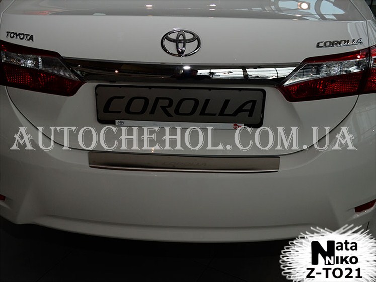 Накладка на бампер с загибом Toyota Corolla 2013