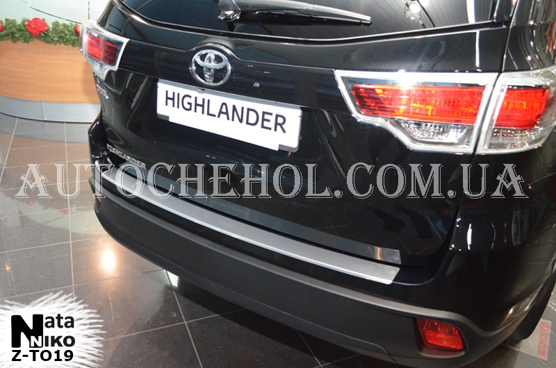 Накладка на бампер с загибом Toyota Highlander 2013