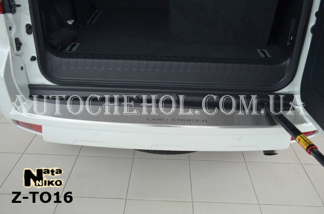 Накладка на бампер с загибом Toyota Land Cruiser 150
