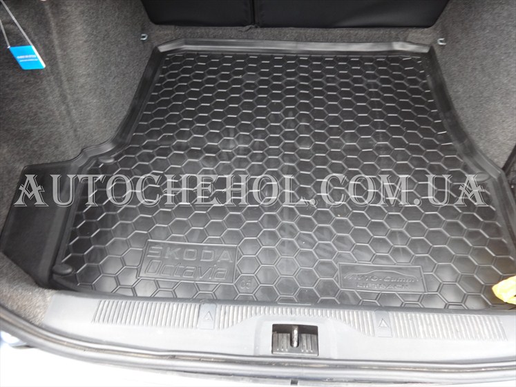 Качественный коврик в багажник Skoda Octavia A5 черного цвета, Autogumm