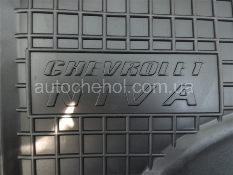 Черные резиновые коврики в салон Chevrolet Niva, автогум