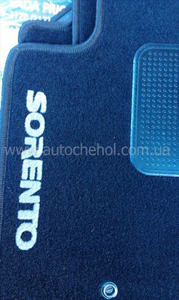 Черные Текстильные коврики на Kia Sorento II