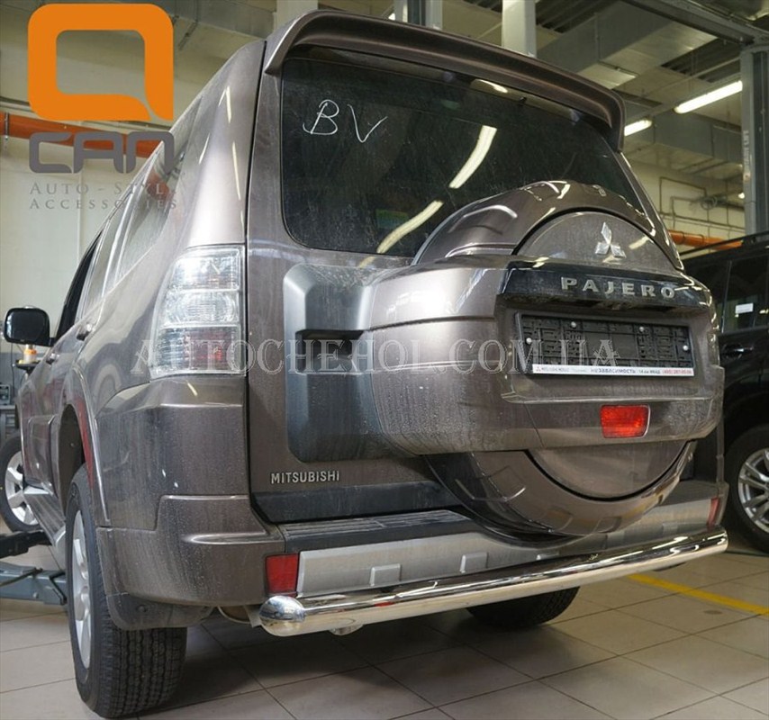 Защита заднего бампера на Mitsubishi Pajero Wagon 2006