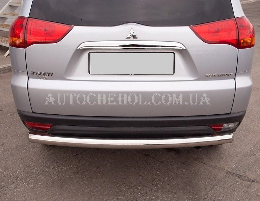 Защита заднего бампера на Mitsubishi Pajero Sport 2008, ровная, ST-Line