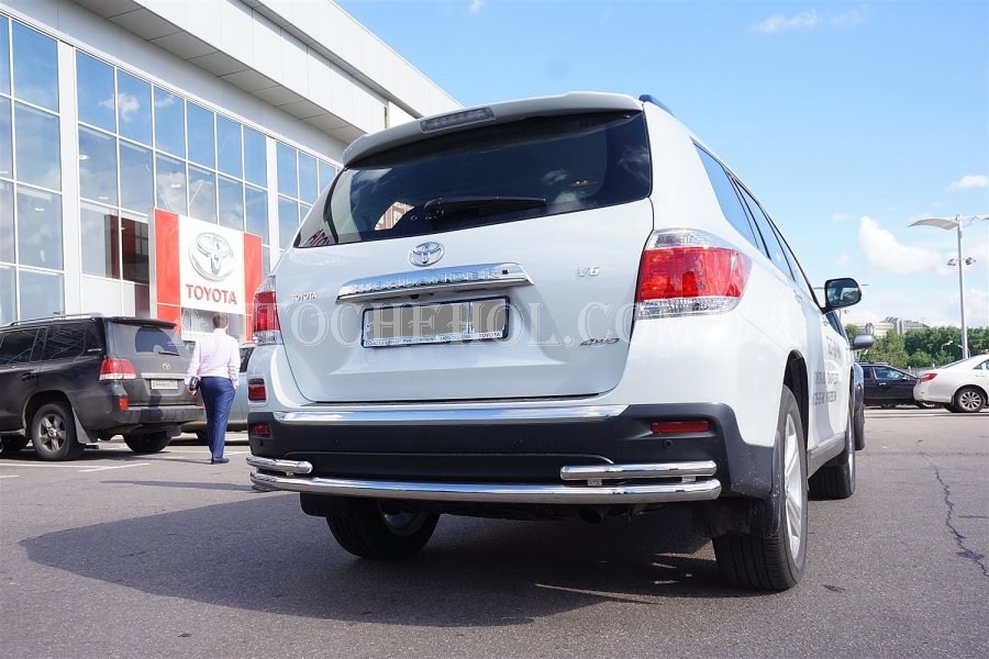 Защита заднего бампера на Toyota Highlander 2008 с углами
