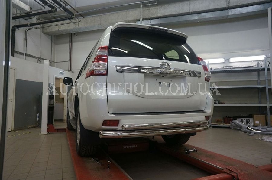 Защита заднего бампера на Toyota Prado 150
